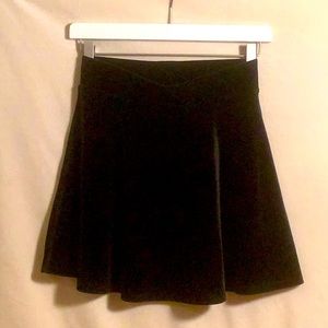 Black velour short swing skirt Forever 21